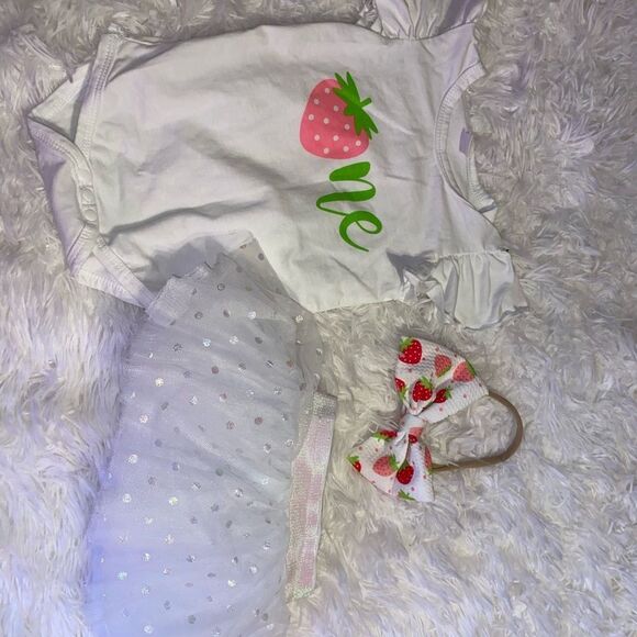 Strawberry-Themed Kids Accessory Set - Picture 1 of 5